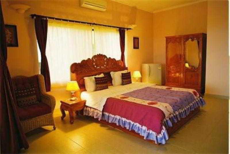 Golden Rooster Hotel Sihanoukville Habitación foto