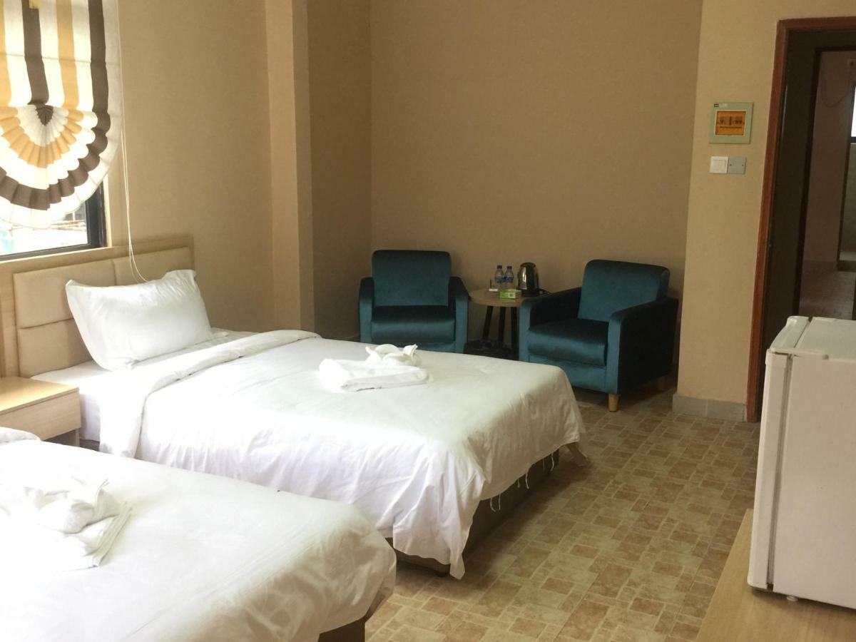 Golden Rooster Hotel Sihanoukville Exterior foto